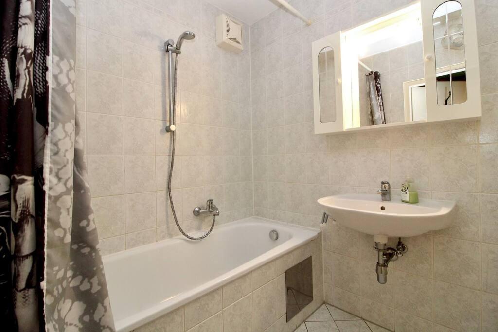 Cozy Apartment Free Parking Wiedeń Zewnętrze zdjęcie
